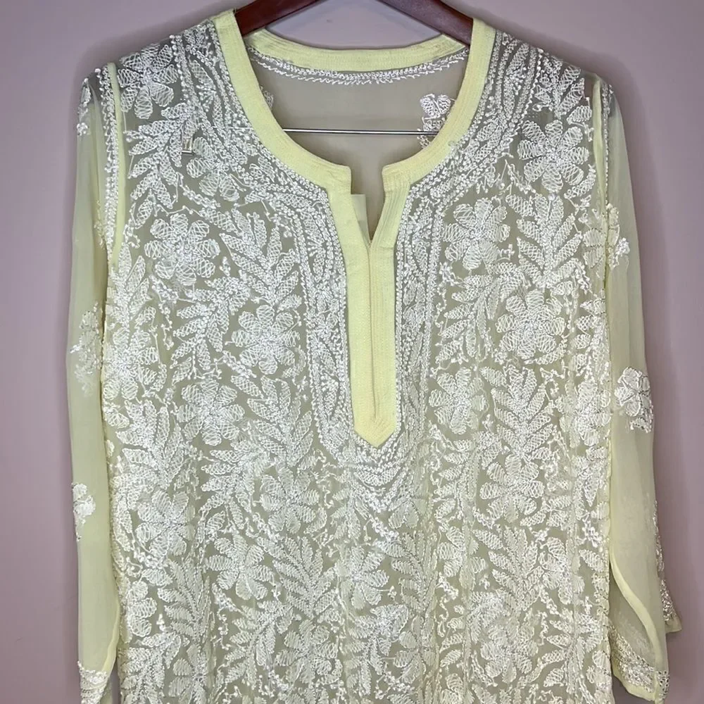 - Yellow embroidered kaftan    L